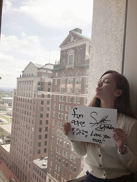 fxmalaysia's tweet photo. #Luna's Special Message - f(x) Official Website

Happy 9th Anniversary, f(x). Love you MeU

#9Yearsfx #9YearsWithfx https://t.co/ntQrYE7GoT