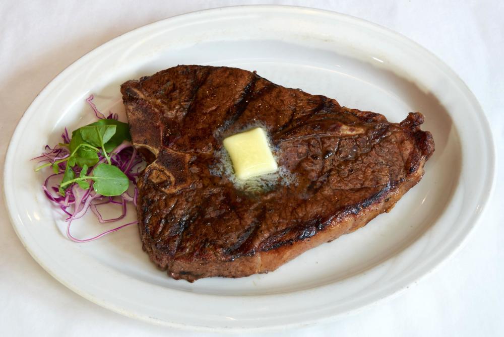 DoubletreeTampa's tweet photo. Are you visiting Tampa for the first time? Do not leave before dinning at Charley's Steak House which is ranked in the 10 ten best steakhouse and sea food restaurants in America. https://t.co/Bj0B15CY0A