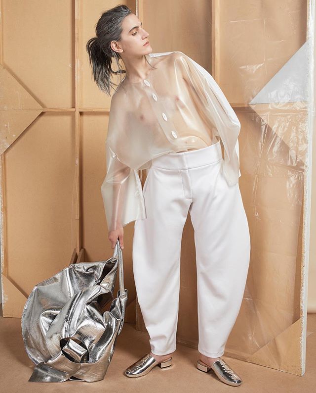 Meet MIRROR <a href="/rominacardillo/">Romi Cardillo</a> pour NOUS 003 PRECOLECCION SS19. Made in Argentina 
with sustainable textiles.
.
.
.
Model @veroniqqqqque
Ad &amp; Ph @valmusso
St <a href="/mechmachado/">Mechi Machado ☆</a>
Mu <a href="/jazmincalcarami/">jazmin calcarami</a>
Hair @_facu_diaz_ ift.tt/2wKKoHJ