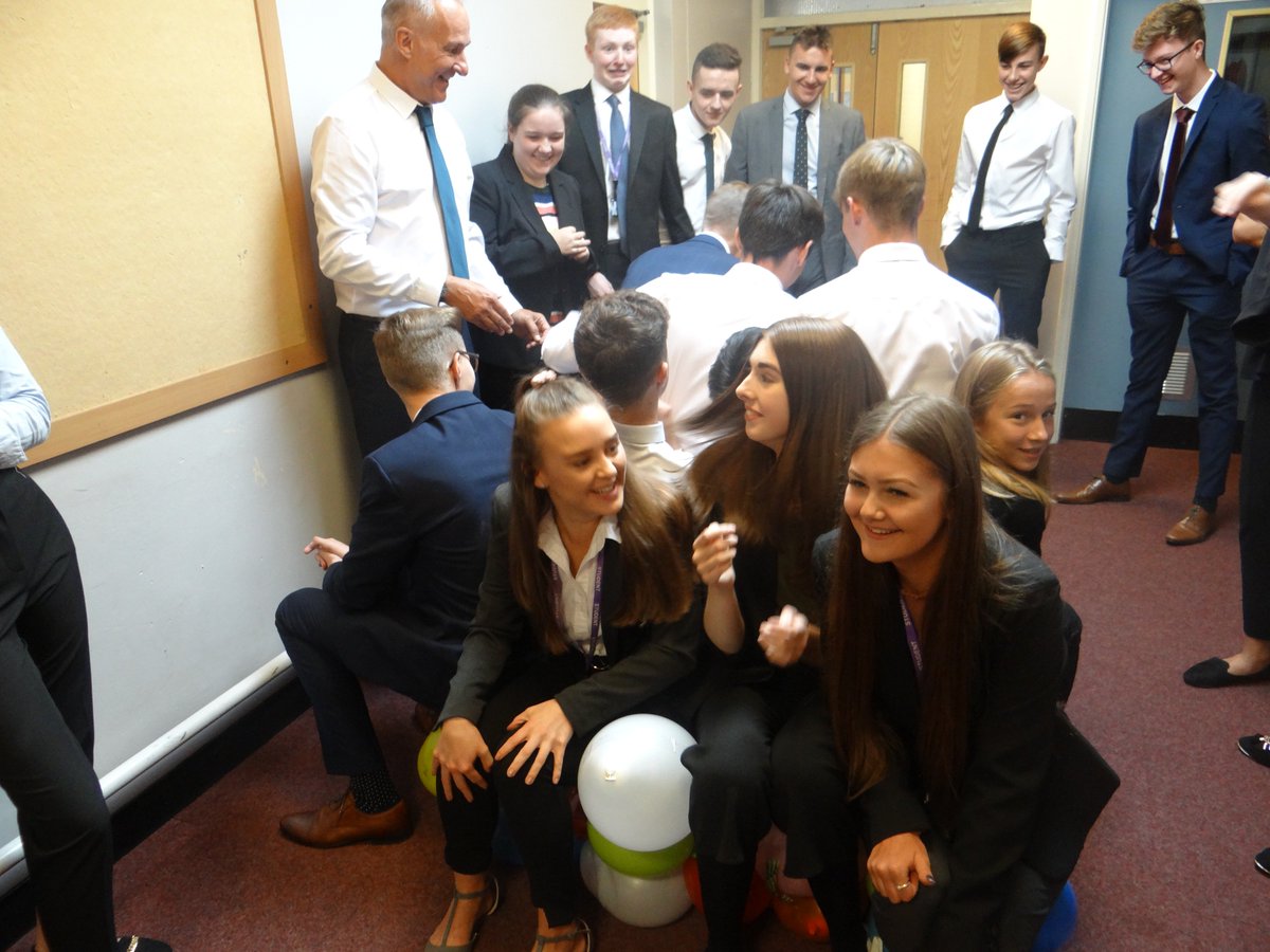 Blessed Robert Sutton Cva On Twitter Blessedrobertsutton 6th Form Students Competed To Build The Best Balloon Bench Mr Gee S 6f 3 Won Blessedrobertsuttoncatholicvoluntaryacademy Sixthform Teambonding Https T Co Agnhupxqtu