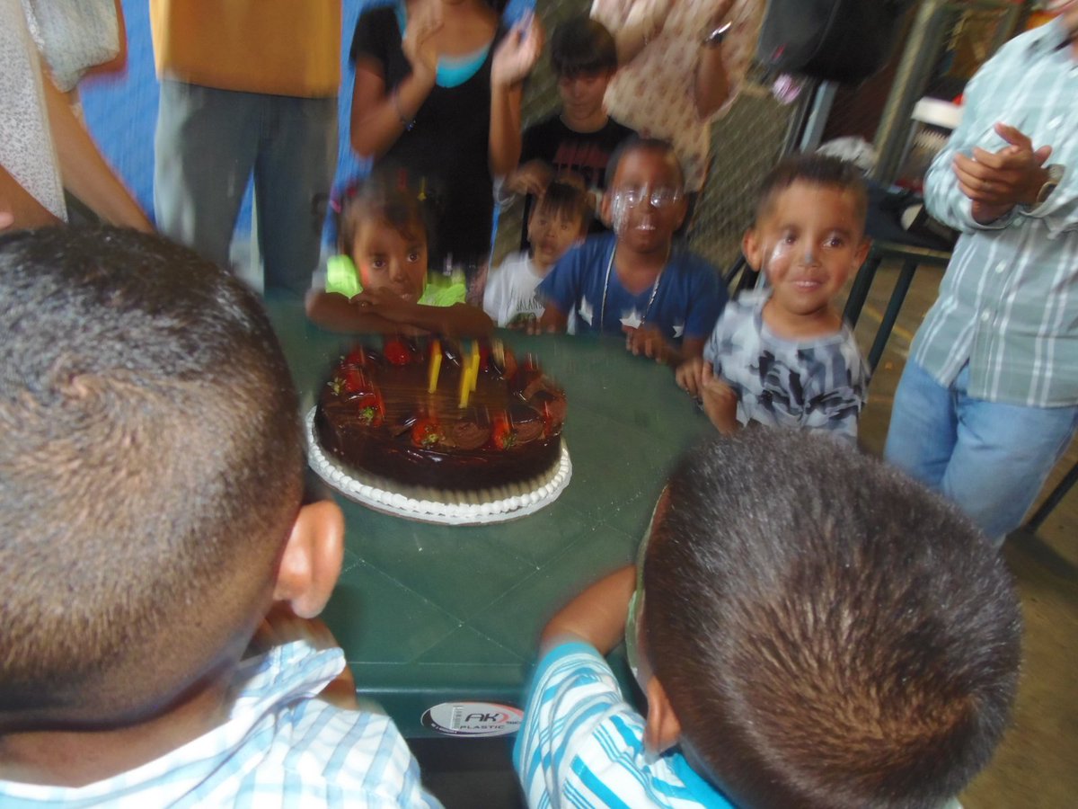 SumayorVE's tweet photo. #Vier31 en @SumayorVE #ActividadparalosNiños https://t.co/zi4BdnomX1