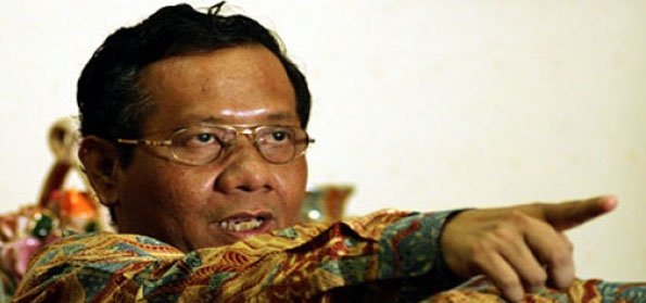 Mahfud MD: Tagar 2019 Ganti Presiden Tidak Makar dlvr.it/QjCCsk