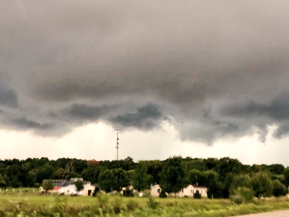 TSmith1201's tweet photo. Storm in Northern Indiana. Nature is amazing. https://t.co/ULigdmAwSF