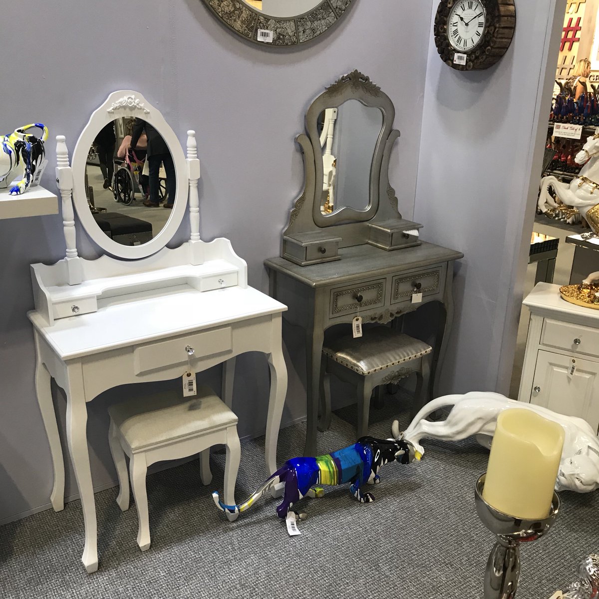 It’s all about the dressing table!
.
.
.
.
.
.
.
#dressingtable #dressingroom #dressingroominspo #dressingroomgoals #dressingroominspiration #furniture #mirror #prettyfurniture #girlyfurniture #furnitureshopping #furnitureinspo #bedroominspo #bedroom #bedroomfurniture