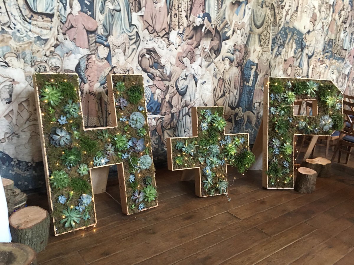 JennyColledge's tweet photo. @HP interested in them for your offices. Commissioned for a wedding #growingletterd #naturalbeauty https://t.co/TCez2stqQI