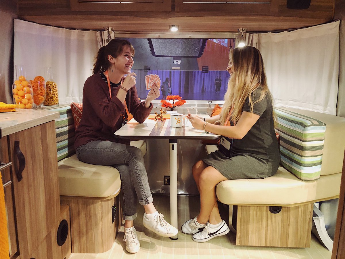 HubSpot's tweet image. Want to win a pair of AirPods? Join in on the #HubSpotScavengerHunt! Find and take a picture of each location, don’t forget to include the hashtags in your tweet. We’ll be picking a winner each day! #HubSpotLove #INBOUND18