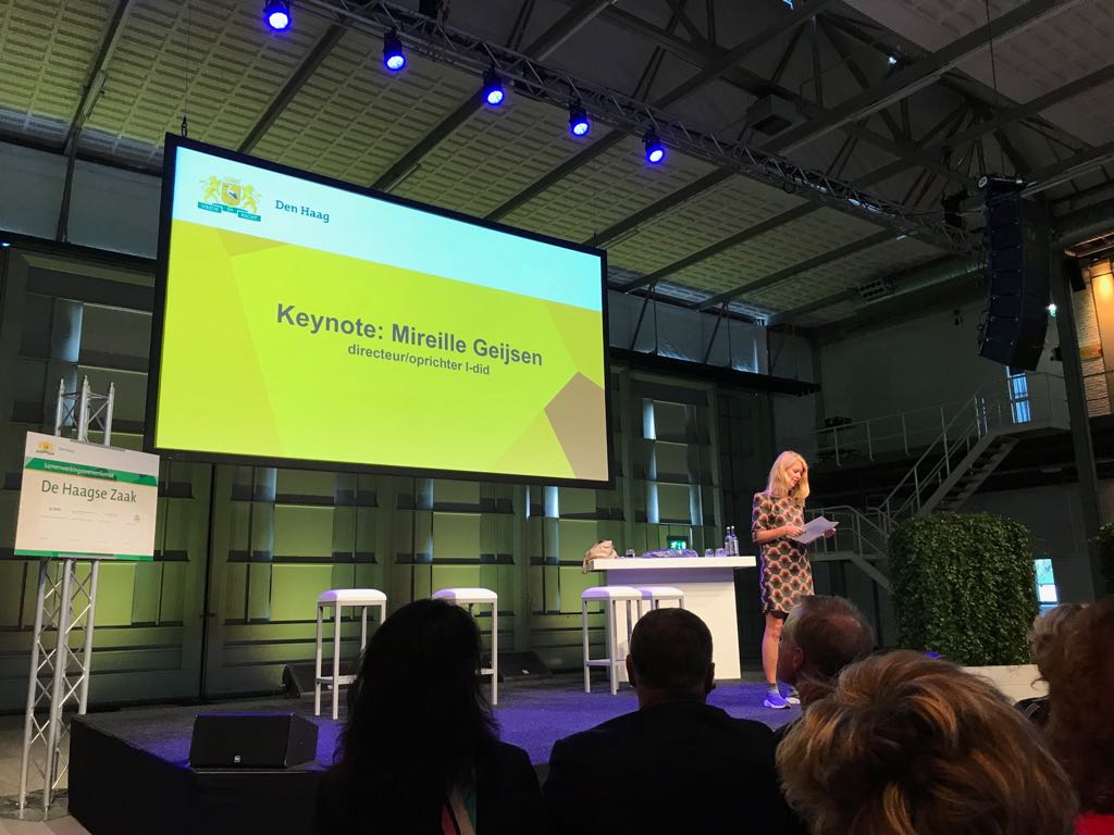Gister sprak Mireille op het #MKBGroei2018 in de <a href="/FokkerTerminal/">Fokker Terminal</a>, Den Haag. Als keynote spreker vertelde Mireille over circulair en sociaal ondernemen. <a href="/OPDenHaag1/">@OPDenHaag</a> #circulair #sociaal #ondernemen #dogood #denhaag #utrecht