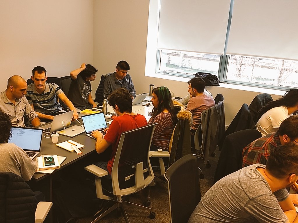 sebaismael1's tweet photo. Arrancó la capacitación para ingresantes en @MeliDevelopers 💪 hoy pruebas automatizadas y OOP #ITAccelerator https://t.co/sorJqsBocg