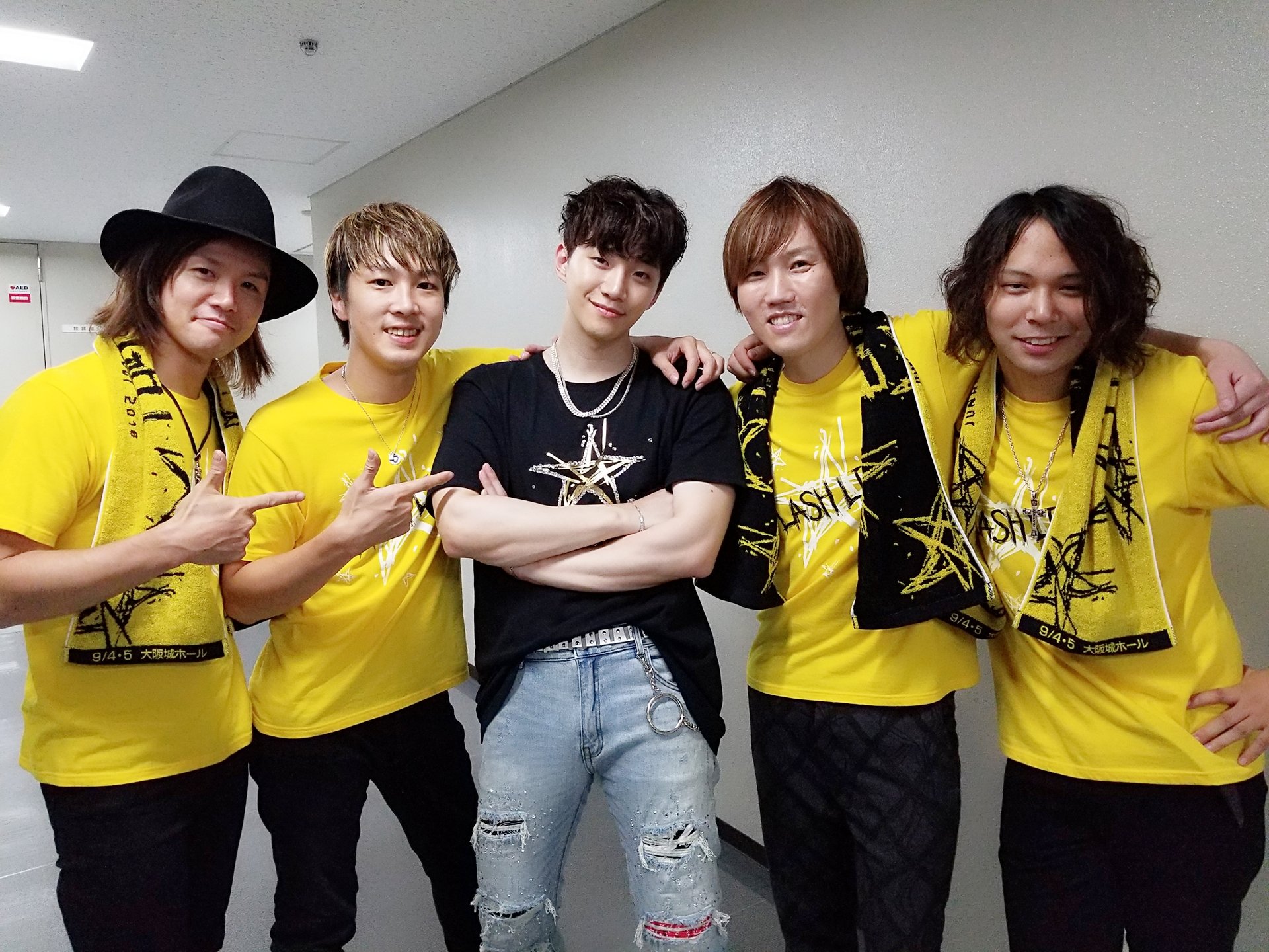 二家本亮介 ジュノ君ツアーファイル大阪城ホール燃え尽きました R この4年間ジュノ君のバンドメンバーとして最高に幸せな時間をありがとうございました またジュノ君のライブにこのメンバーで集まって皆さんに会える日を楽しみにしています