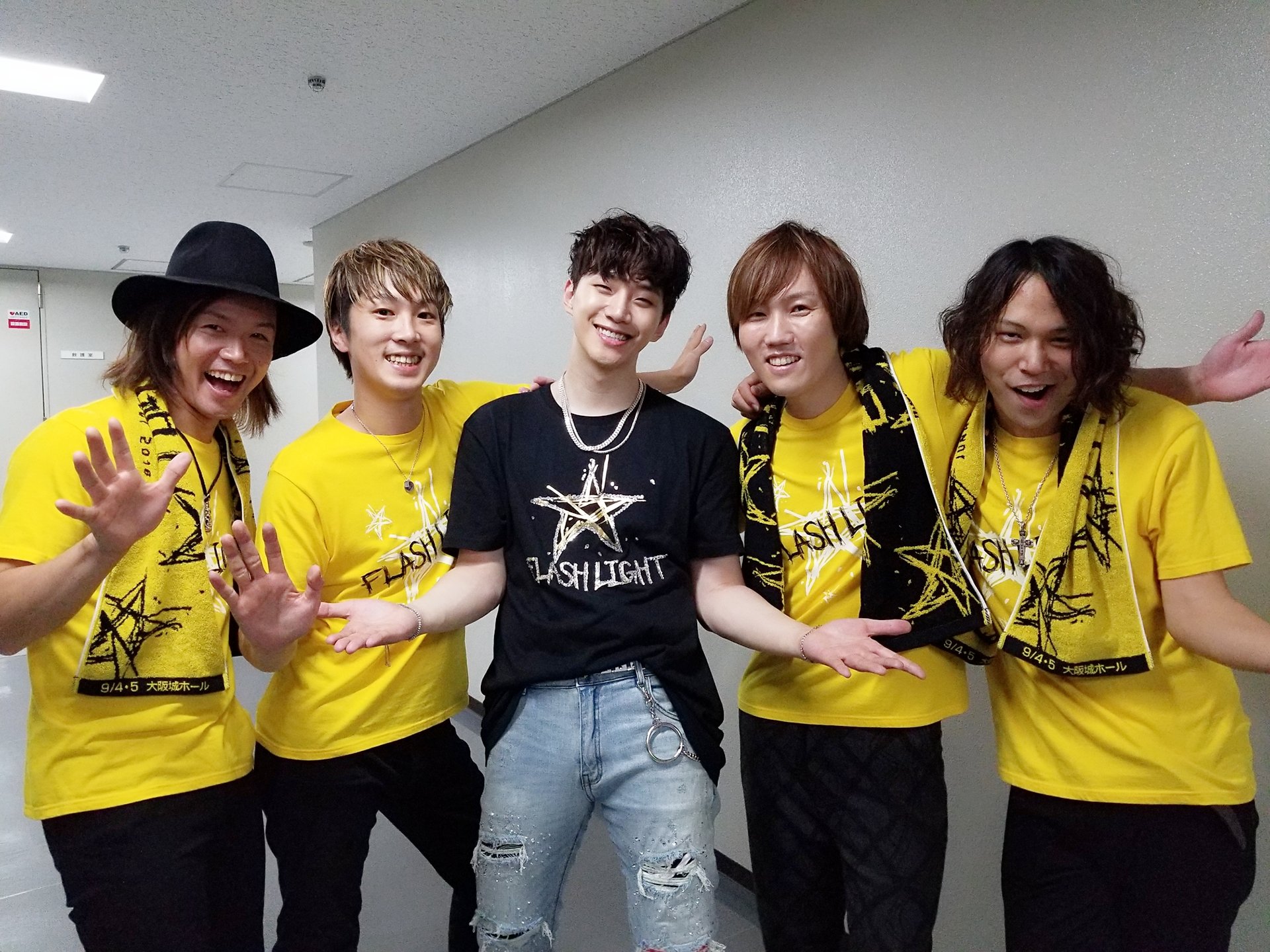 二家本亮介 ジュノ君ツアーファイル大阪城ホール燃え尽きました R この4年間ジュノ君のバンドメンバーとして最高に幸せな時間をありがとうございました またジュノ君のライブにこのメンバーで集まって皆さんに会える日を楽しみにしています