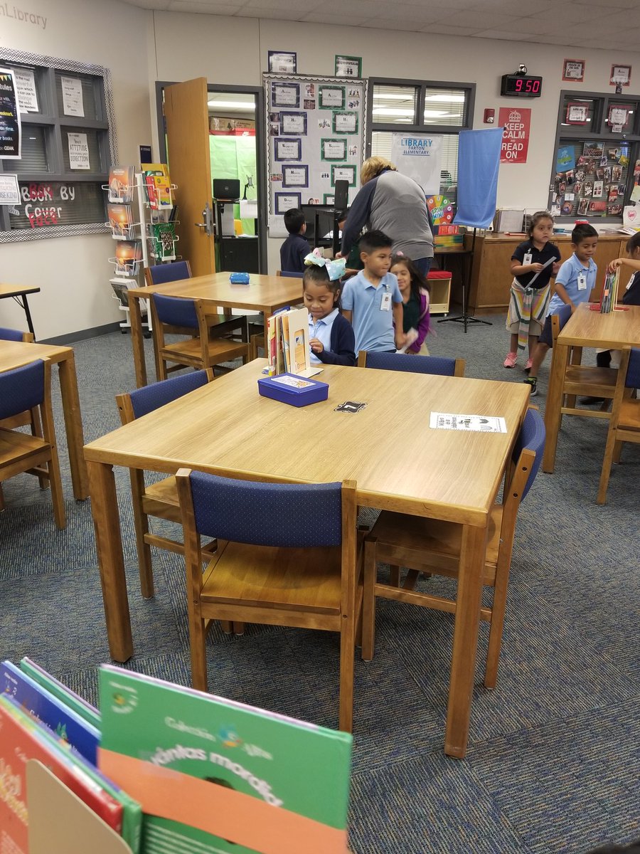 Hola_withHdz's tweet photo. Kinder does a great job practicing with a #Shelfmarker @IrvingLibraries @BartonBuff @irvingisd #irvingreads #BartonHERD #bartonlib1 #myirvingisd #librarian https://t.co/EwVTeDbbSd