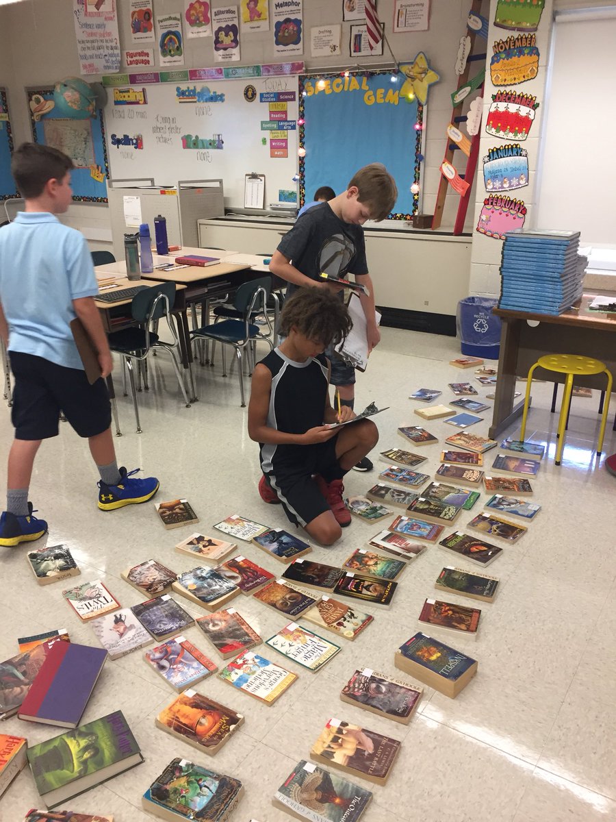Ss of K4 pulled apart the classroom library to shop for great book titles to read this year!