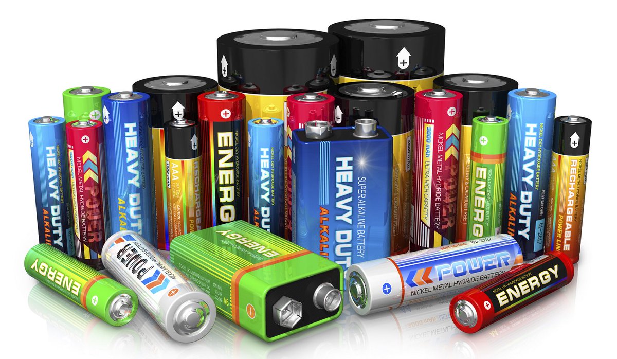 Les piles et les batteries de voitures ne doivent jamais être jetées aux collectes régulières. Déposez-les lors des collectes des résidus domestiques dangereux : ville.montreal.qc.ca/rdd