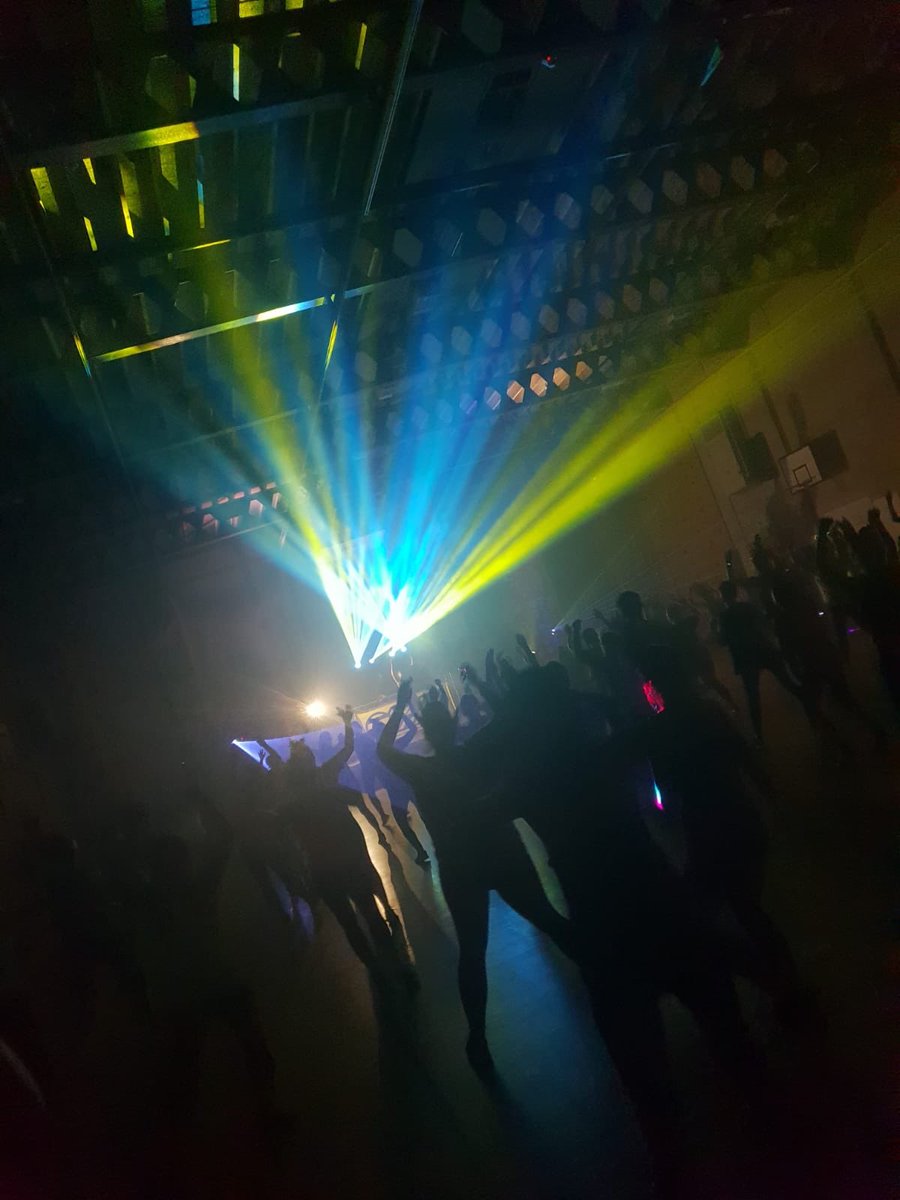 Had the best night tonight at Cowley High at Ravefit was like going back to the old Apps days !! Thanks <a href="/gemmamurray85/">gemma murray</a>  and <a href="/DjLeeButler/">Lee Butler</a> me and my mates loved it !! Omg and 2 funky 2 too !! Please make it a permanent fixture