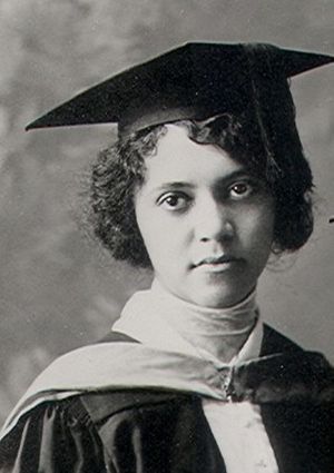 wise_itesmty's tweet photo. #WomengineerWednesday les damos a conocer a la química Alice Ball.
Ella desarrolló un extracto de aceite inyectable que fue, hasta la década de 1940, el tratamiento más efectivo contra la lepra. https://t.co/omvZGqQn1S