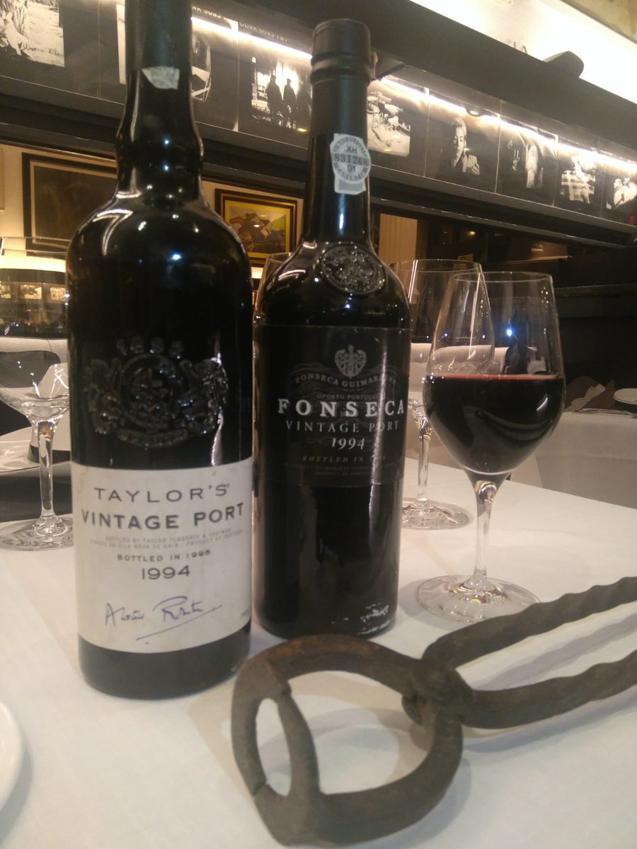 Grandes Oportos en Viridiana. 
Agridulces como versos de Pessoa. (LISPOETA)

<a href="/chefhgs/">Hernán</a> #wines #vinos #vinosportugal #chefs #chef #Madrid #restaurante #night #poetry #Abraham #tesorosdeviridiana #foodporn #food #foodies #drink #cocina #cocinayalgomás