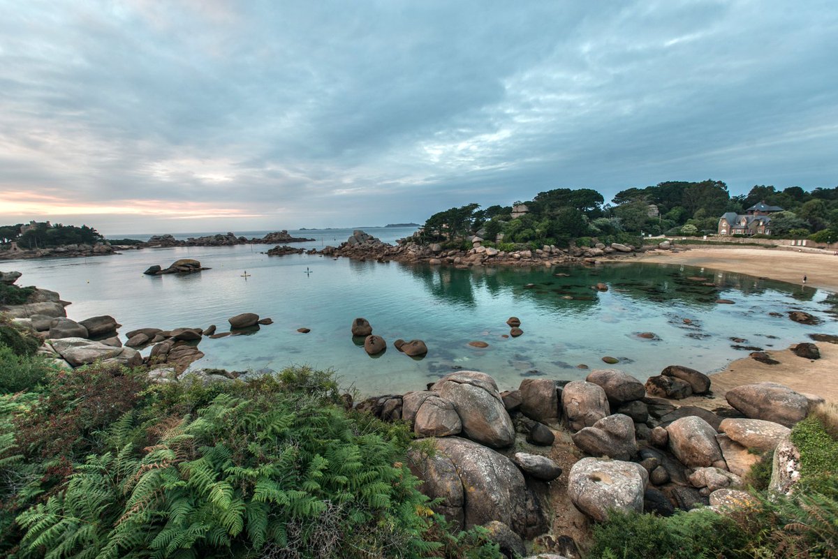 ymonteil's tweet photo. #Photo : Vue sur la plage St Guirec de Ploumanac'h, Perros-Guirec (22), 01/09/2018 #Paysage #BZH #Bretagne #CôtesArmor #Ploumanach #PerrosGuirec #Mer #Manche #Granite #Feldspath https://t.co/WFiShEUaUC