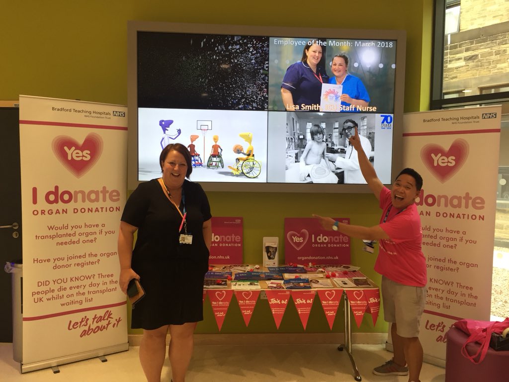 Shouldn’t be this much fun at work should it? The moment @razdy spots me on the big screen.  #DoubleTrouble #giggles #teamwork #nursesroar 
and in case anyone forgets.... #WordsSaveLives