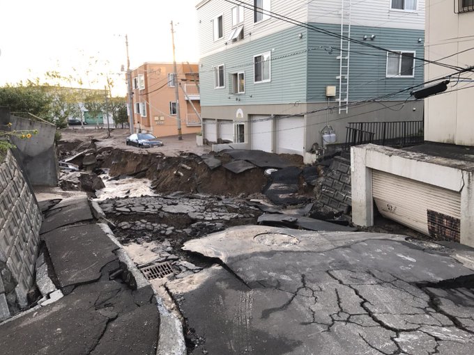 地震 北海道札幌市北区 清田区 地震の影響で停電 道路陥没 現地の様子 まとめダネ
