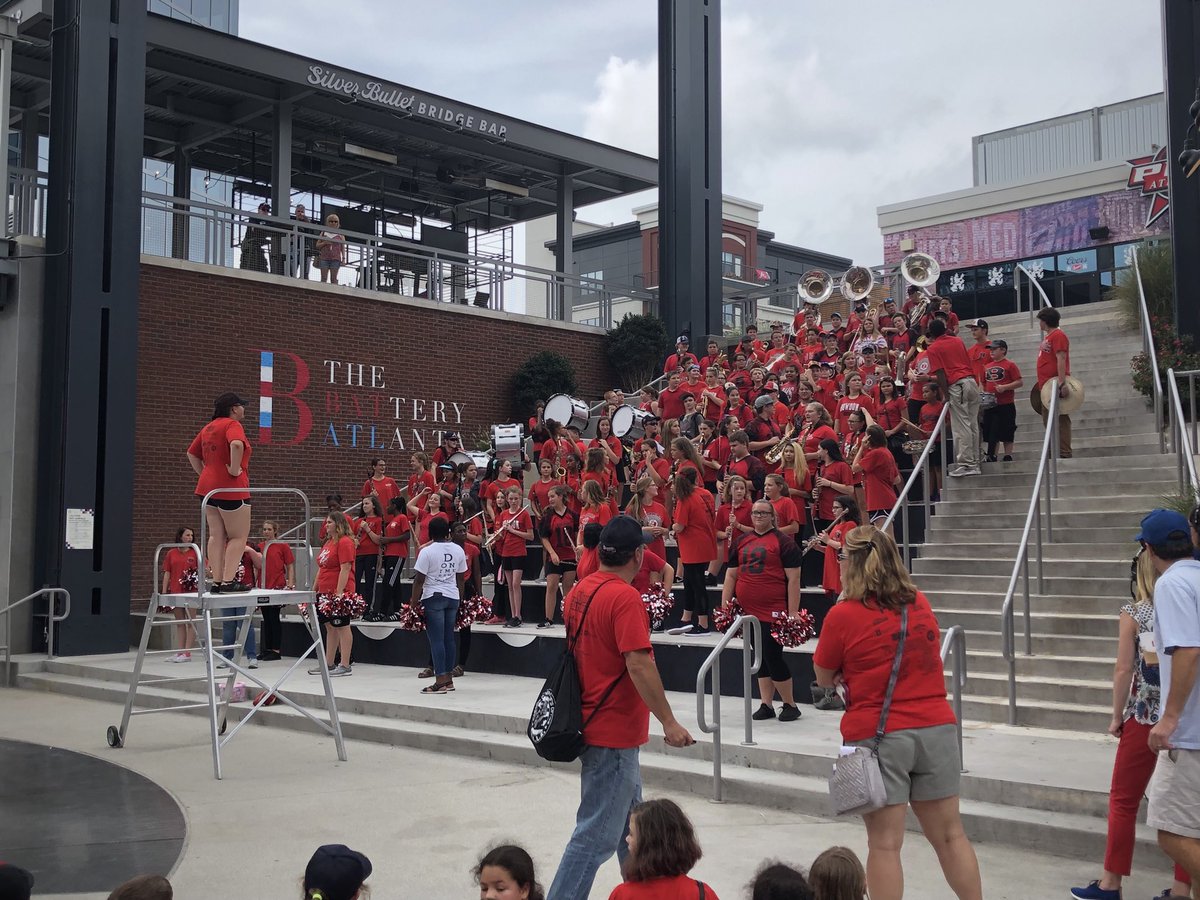 BowdonMiddle's tweet photo. BHS/BMS Band performing with premier quality at the Atlanta Braves game! #24strong #forksup #bowdonstrong https://t.co/KaXRX2xziu