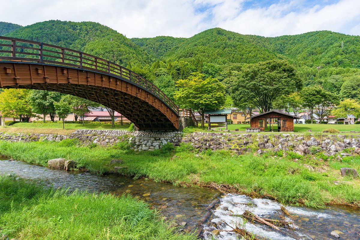 Hoshino_Resorts's tweet photo. Travel back to the Edo Period by walking this ancient trade route. https://t.co/kLRcDDeVfR 🏯 🚴‍♂️ #Hoshinoresorts #Come2Japan #Stay4fun #Edo #Time #Travel #Timetravel #VisitJapan #KAIMatsumoto https://t.co/Qo5gfDxSMT