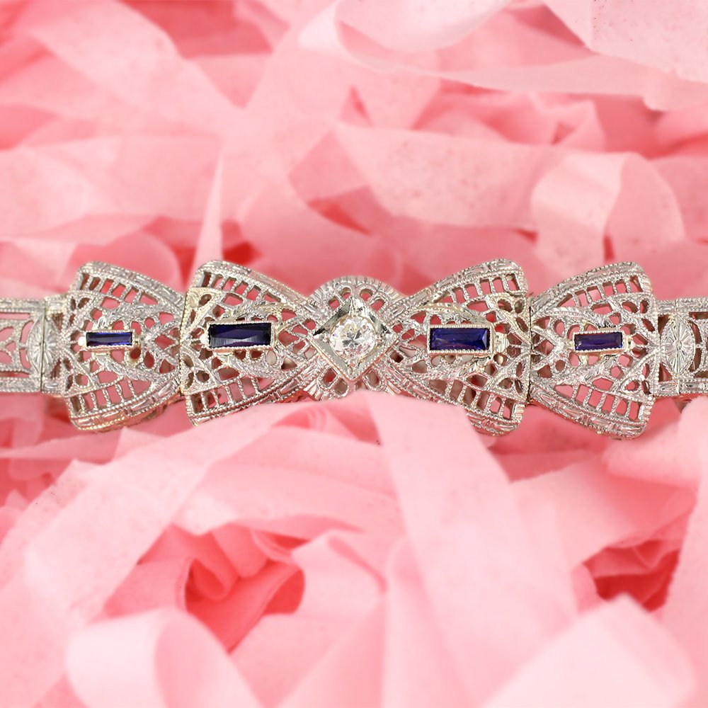 WCrow_Jewelry's tweet photo. Put a bow on it this #September with the perfect gift for that one-of-a-kind person, like this beauty of a #vintage, European cut #bracelet. #birthdaygifts
.
.
#septemberstyle #birthstone #sapphire #gifts #birthdaygirl #thatsme #iwantone #jewelry #gems #gemstones #septemberlooks https://t.co/p0Oqqowr4Q
