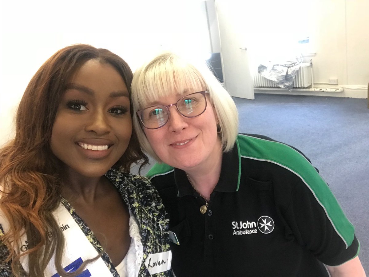 Raven_DBiggs's tweet photo. @stjohnambulance huge thank-you to your lovely Debbie at your Birmingham HQ for my first aid training today. I am one very happy beauty queen. #firstaid #missgreatbritainfinalist #misssandwell 💪🏾💋 https://t.co/XEykWxqVXM