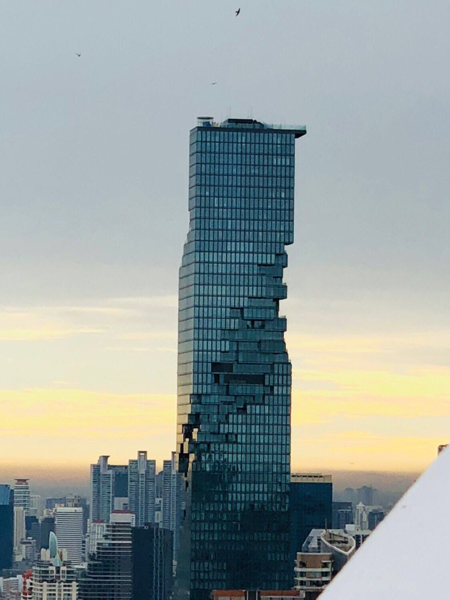 OmiVanKenobi's tweet photo. #lebuastatetower #Bangkok #hangower2 https://t.co/8o6P39iegG