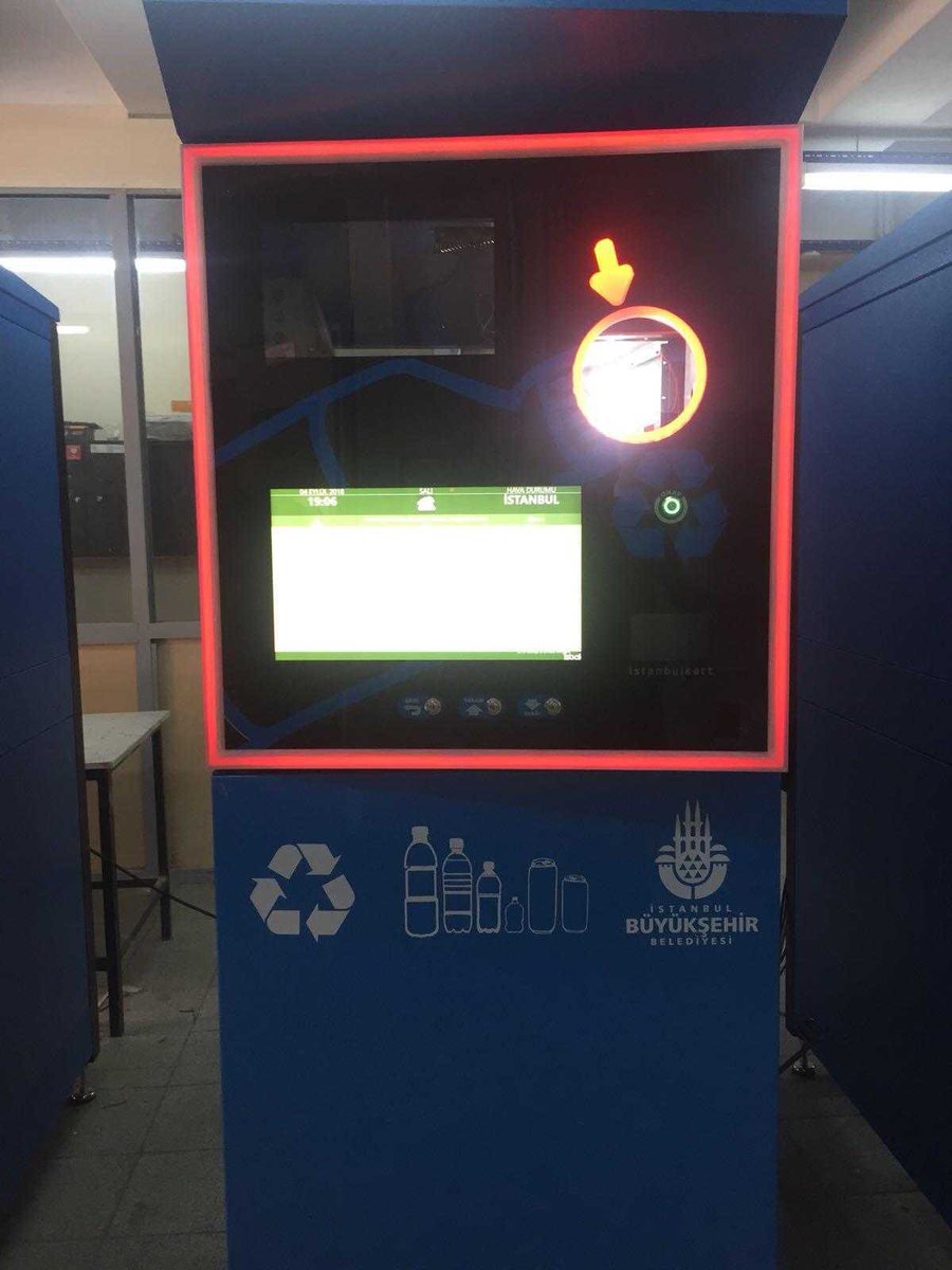 Plastik şişeleri geri dönüştürmek için atacağımız ve karşılığında İstanbulKart'a bakiye yükleyecek makineler hazır. Çok yakında İstanbul’da her yerde görebiliriz.