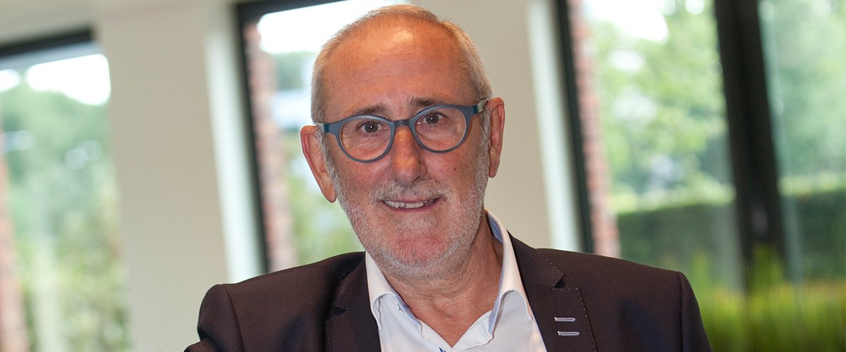GVVV's tweet photo. 📄 Voorzitter Theo Leushuis stopt na de komende ledenvergadering als voorzitter van @GVVV. 

💬 ,,Na vijftien jaar in het Algemeen Bestuur vind ik het een mooi moment om het stokje over te dragen."

ℹ⏩ https://t.co/q0AM6XHzQ6 https://t.co/dWkJRCcUix