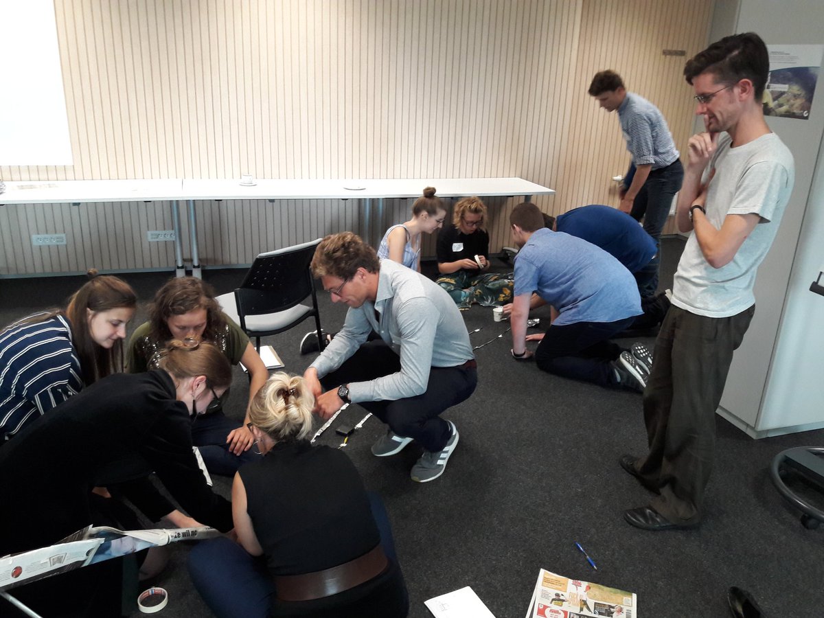 rubenwittevr's tweet photo. Vandaag gestart met het 2e #traineeship #analyse @colruytgroup. Jeffrey, Niels, Aurelien, Michiel, Josefien, Kato, Stefanie, Sara, Aline en Maithe ontdekken hoe de lamp brandt🙃 ... en Bart zag dat het goed was😉 #colruytgroupie https://t.co/dPRP5Sgcxd