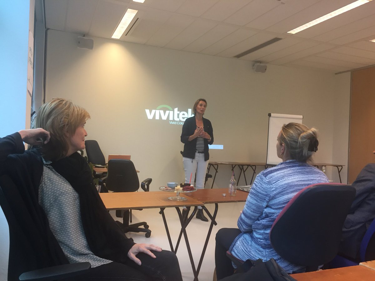 clickshelp tweet media