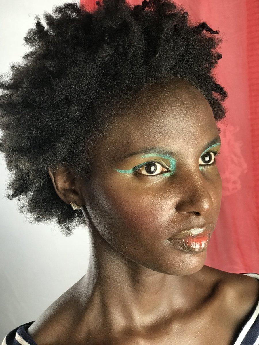 Fashion! Graphic Eye, makup by Amanda Babosa