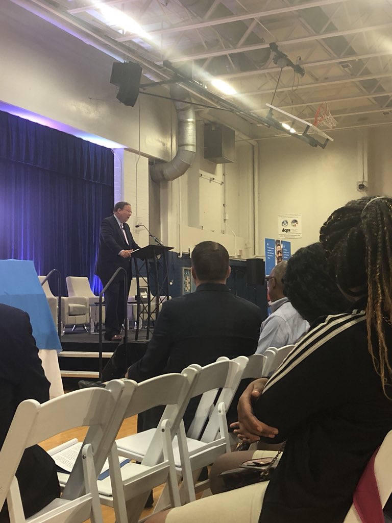 danfoleyJAX's tweet photo. Grateful to have #DavidLCohen in #Jacksonville to promote #digitalliteracy to our students at Jean Ribault Middle School https://t.co/0A6VV9LCCL