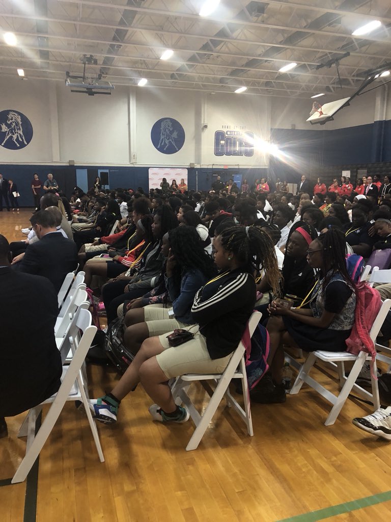 danfoleyJAX's tweet photo. Grateful to have #DavidLCohen in #Jacksonville to promote #digitalliteracy to our students at Jean Ribault Middle School https://t.co/0A6VV9LCCL
