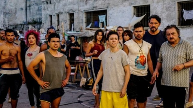 pedro0aparicio's tweet image. El final d #ElMarginal2 alcanzó en la d @TV_Publica un promedio d 10,6 puntos, con pico d 11.6; fue el registro d audiencia + alto d toda la serie y ubicó al programa 3º a 2 puntos d los líderes d la TV abierta. Además fue 1a tendencia en la Argentina y 3a mundial en Twitter.