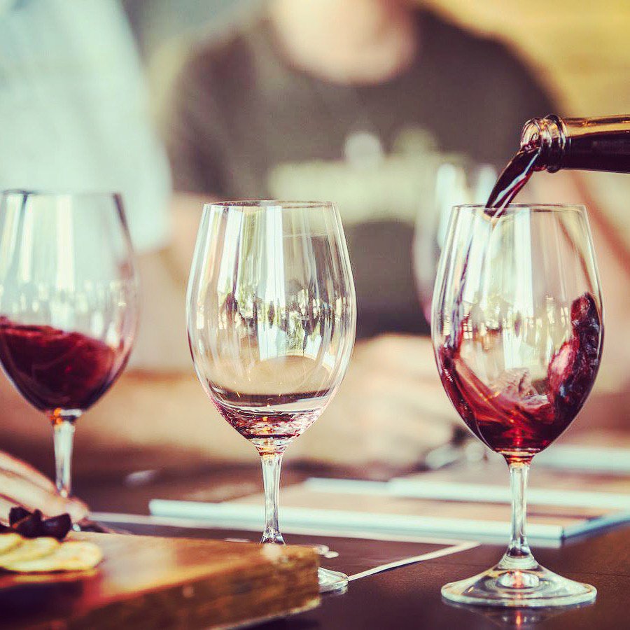 HelixGF's tweet photo. 🍷Happy Wine Wednesday! Buy 1 glass, get one FREE! #winebar #restaurant #helixGF https://t.co/uczRU6dLBa