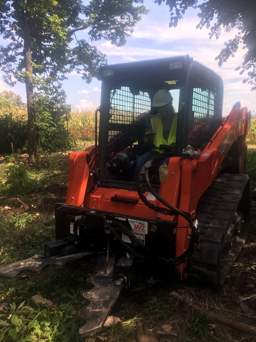 DeweyMann309's tweet photo. Another beautiful day at #Waterman #WARNL. Skid steer, excavator, and autosteer with #ASM4300. Rotations are managed by @ACELatOSU young instructors in #ASM5533. #handson learning with #kubota and @Case_IH. @CFAES_OSU, @OhioStateFABE, @ColumbusEquip, @EvolutionAG, @wellimp29 https://t.co/giakGmiRzr