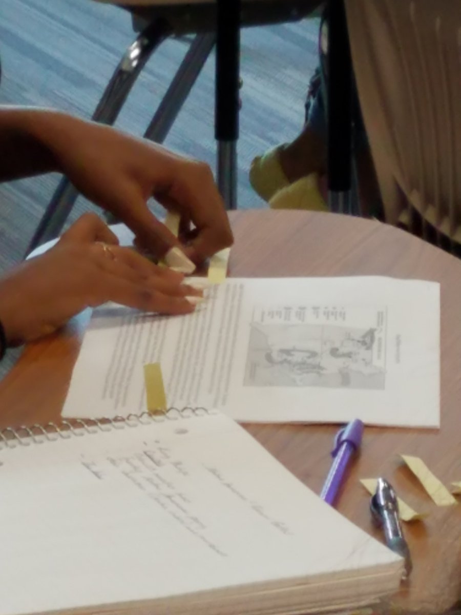 MsEmilyEElliott's tweet photo. #stickystrips to identify main ideas #APUSH #readingstrategies #ISNs #documentanalysis Love the #thinkaloudtogether @PaetowXC_TF @PaetowHS #KatyISDss https://t.co/Jwys0G2mzS