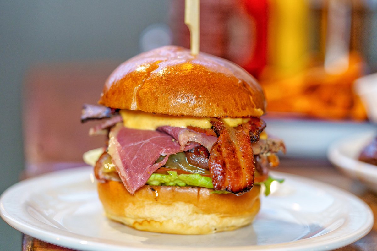 loveflamingcow's tweet photo. Our Triple Meat Special is packed with juicy meat!
A  juicy beef patty, topped with pastrami and bacon. 
It’s a must try... Get down before it’s gone for good. 

#Windsor #Eton #burger #dinner https://t.co/33LKofrScB
