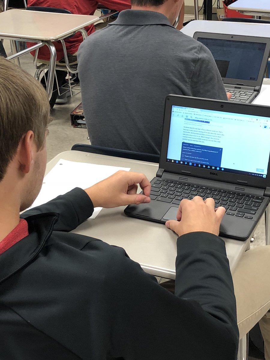 miss_hamlin's tweet image. Students reading an article on #activelylearn to strengthen our reading comprehension! @HighMunford @TCBOE