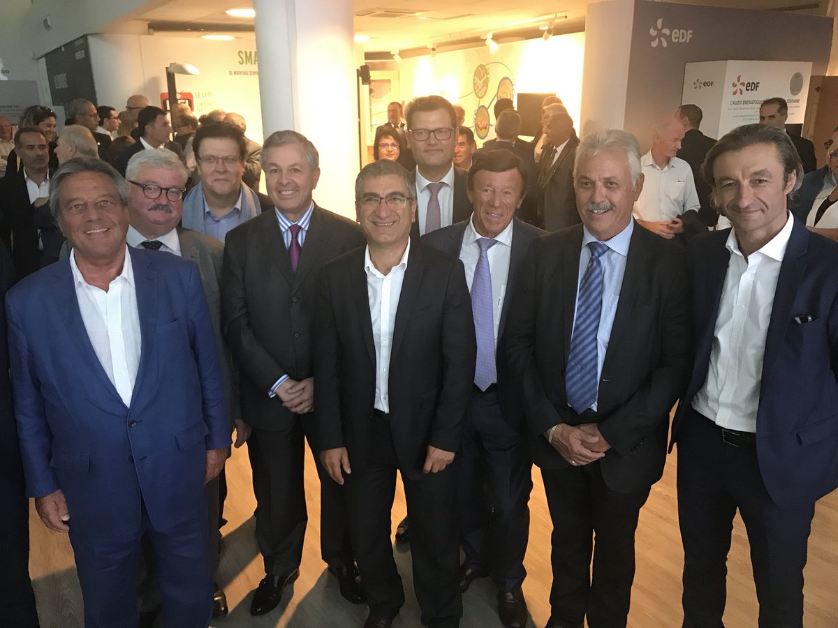 L’équipe des partenaires des coups de cœur VOX de l’éco @CPMEaura <a href="/CCI_ARA/">CCI Auvergne-Rhône-Alpes</a> <a href="/OrapiGroup/">ORAPI GROUP</a> @PMECENTRALE <a href="/gdesaintemarie/">Gaëtan de Sainte Marie</a> <a href="/CMA_69/">CMA Lyon-Rhône</a> <a href="/EDF_Entreprises/">EDF Entreprises</a> c’est parti pour la saison 2018/2019 chez @SmartElecLyon 😊