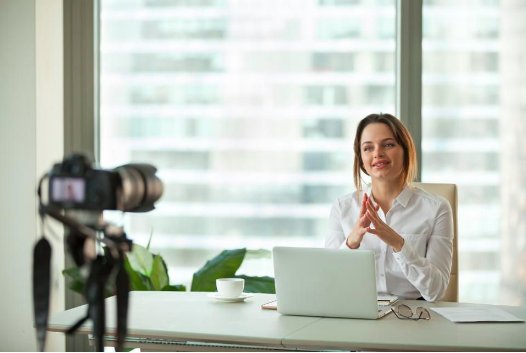 digitalrush's tweet photo. Building a #personalbrand? Don't underestimate the power of video! How to leverage #video to stand out on #LinkedIn https://t.co/kPKlp1v6T4 via @williamarruda @forbes

#branding #personalbranding #personalbrand #brandvisibility #contentmarketing #linkedinmarketing #videomarketing https://t.co/I1G9alvlsl