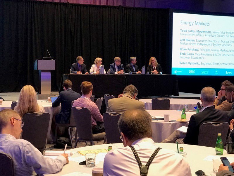 CleanPwrEvents's tweet photo. Great panel discussion on current energy market designs and how they need to evolve in the next 5 to 10 years to benefit customers and maintain reliability in the face of a changing resource mix. #PowerSummit2018 https://t.co/vI29OXsAzx