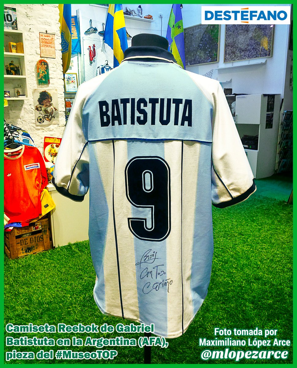 Museo TOP on Twitter: "Camiseta #Reebok de Gabriel #Batistuta en la Selección Argentina 🇦🇷durante el año 2000. Esa marca de indumentaria vistió al equipo nacional desde 1999 hasta Pieza del #MuseoTOP