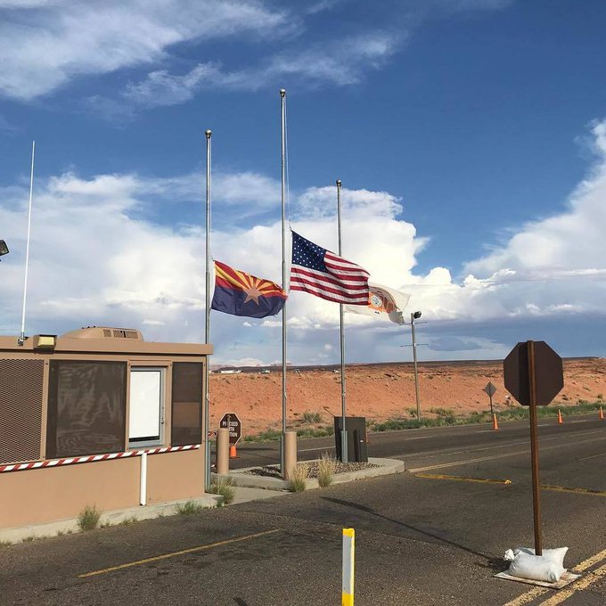 Flags still at half mast in honor of #johnmccain . These flags are at the Antelope Point Marina on Lake Powell, a popular boating spot with easy access to #antelopecanyon. https://t.co/W2g25k6dU7 https://t.co/i6VElJELJ4