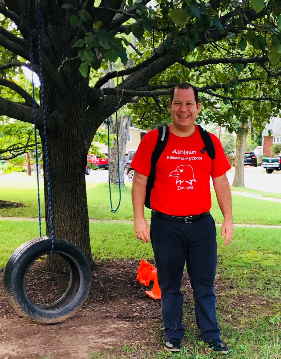 First day of 2nd grade (again). Excited to help a new nest of ⁦<a href="/Ashlawneagles/">Ashlawn Eagles</a>⁩ soar. #APSback2school
