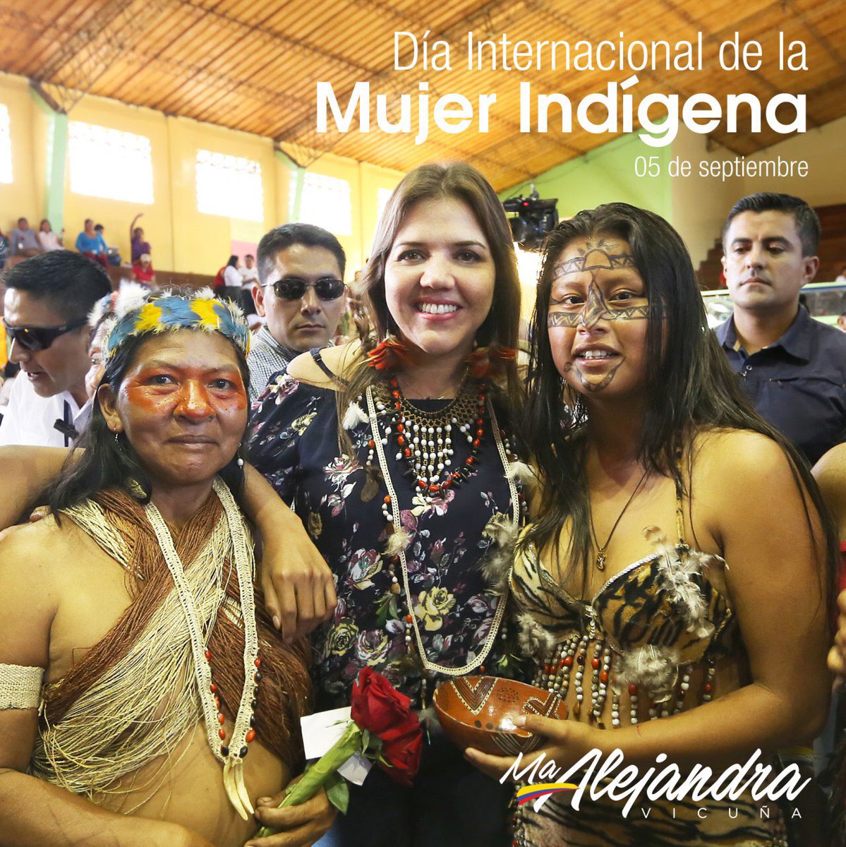 marialevicuna's tweet photo. ¡Reivindicamos la lucha de nuestras mujeres indígenas en todo el mundo! De aquellas que decidieron no callar y enfrentaron sus miedos y opresiones. Gracias a ellas que nos han enseñado a construir generaciones inclusivas con igualdad de oportunidades. https://t.co/Il3VMLcMIs
