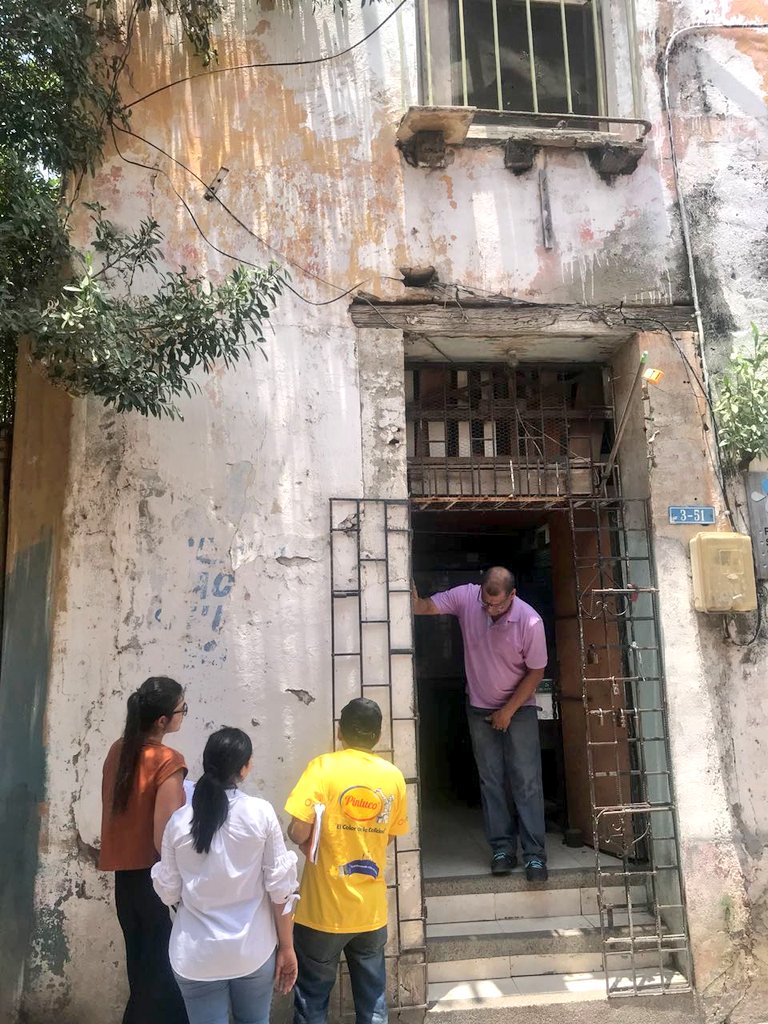 ProsantamartaV's tweet photo. En Santa Marta #ElPatrimonioSeCuida, preparamos una gran Fiesta de Color para el #CentroHistórico con @PintucoColombia y la #FundaciónOrbis
#VivePorTuCentro y participa!
Únete Pintaremos juntos más de 30 fachadas del @CentroHSM
.
#TransformandoVidasConColor - #HistoriasConColor https://t.co/ec9fx8PG2N