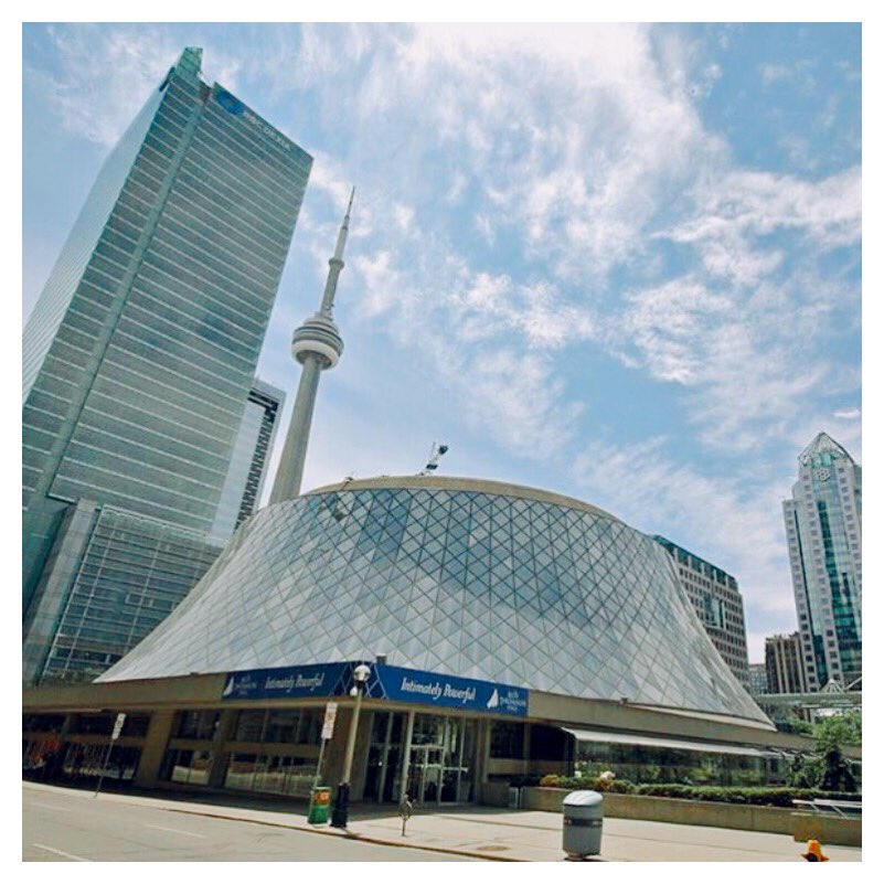 ChangetheNarr's tweet photo. The thought of being unfamiliar to our closest family is one of the scariest things our aging population must face. 
The 4th location will show the very real issue of alzheimers in the screening of this family drama. 

#OurNarr #torontofilm #TIFF18 #roythomsonhall #60simcoestreet https://t.co/QpVt0GKZiZ